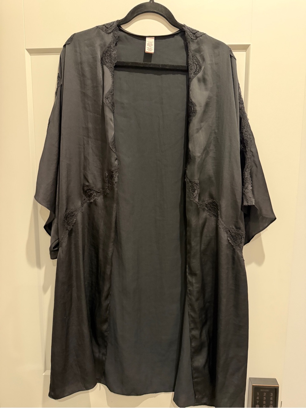 Victoria’s Secret Black Satin Lace Kimono Robe Duster XS/S